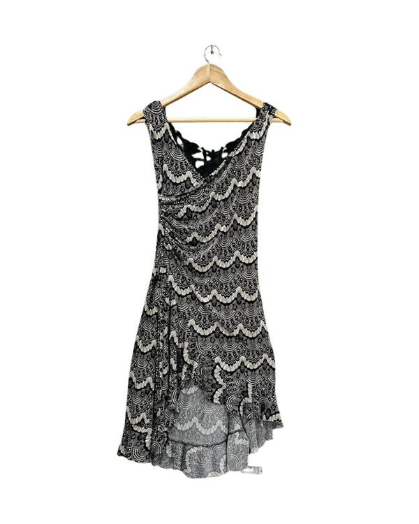 V-NECK SLEEVELESS DRESS