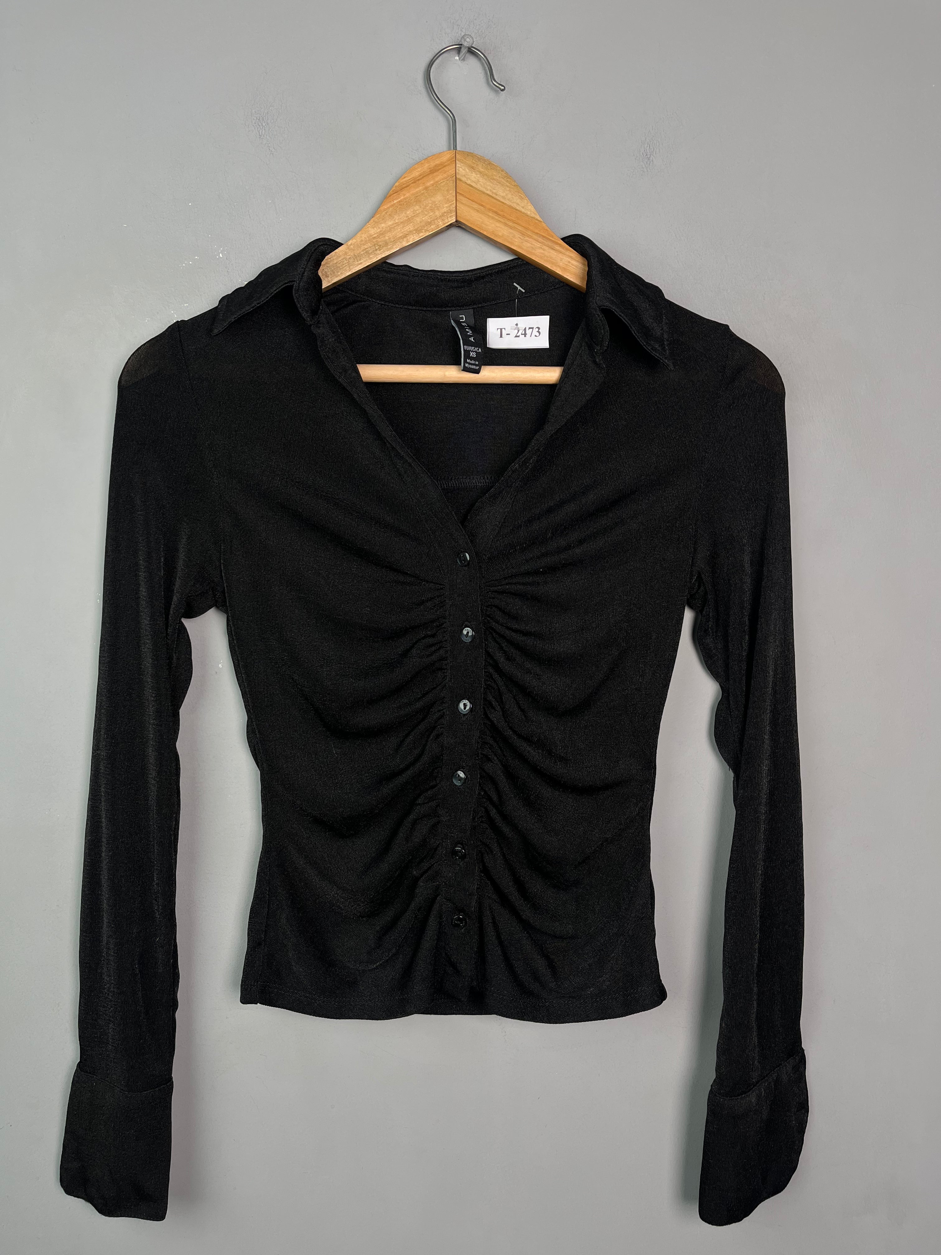 BLACK BUTTON-DOWN SHIRT - Thrifty Threads