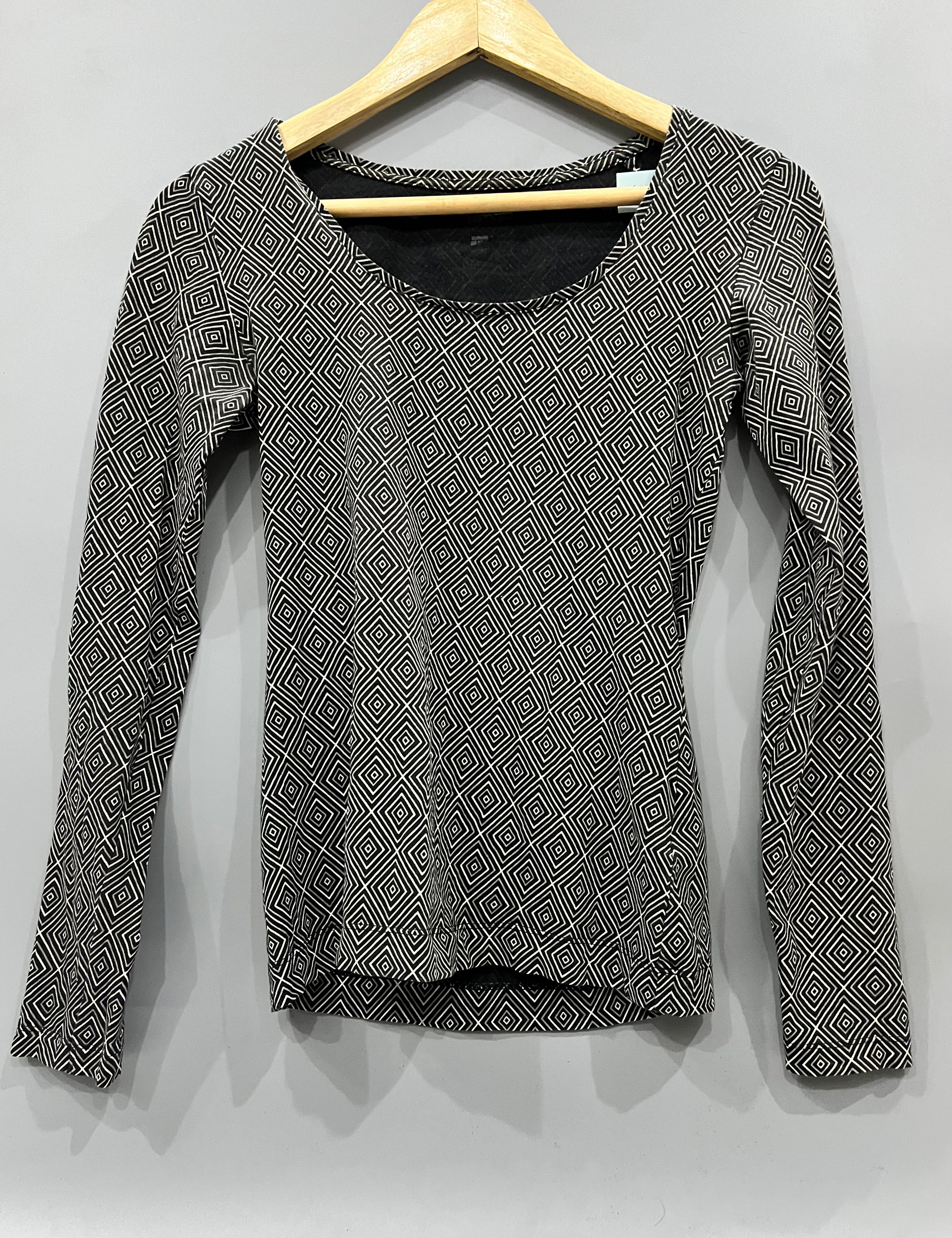 GEOMETRICAL PRINT TOP