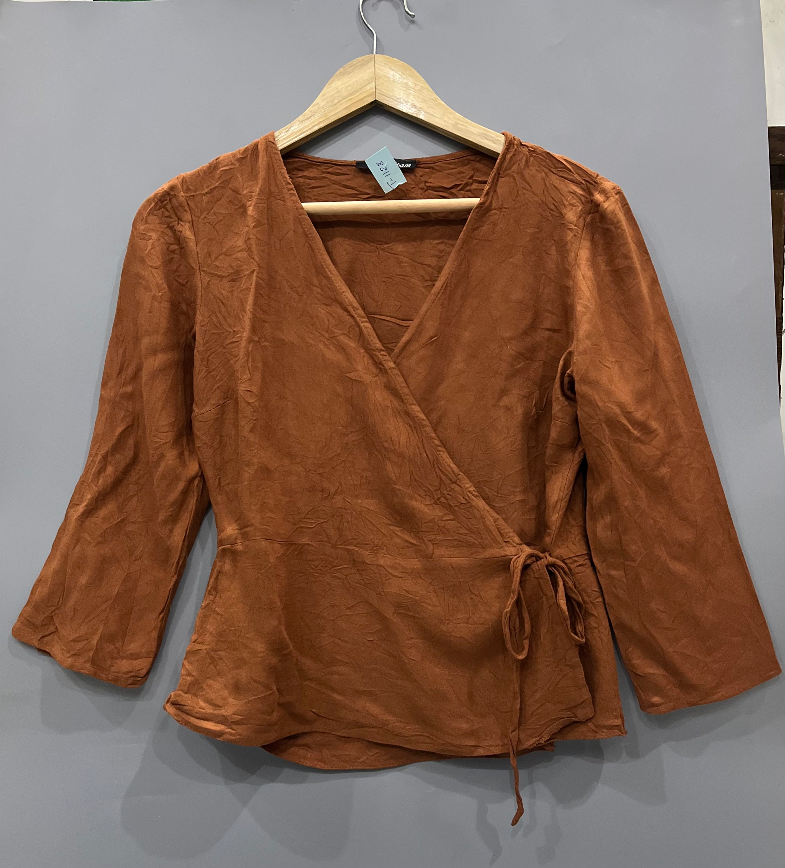 SOLID BROWN TIE-UP TOP