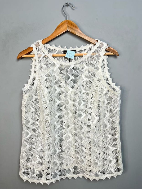 WHITE CROCHET KNIT SLEEVELESS TOP