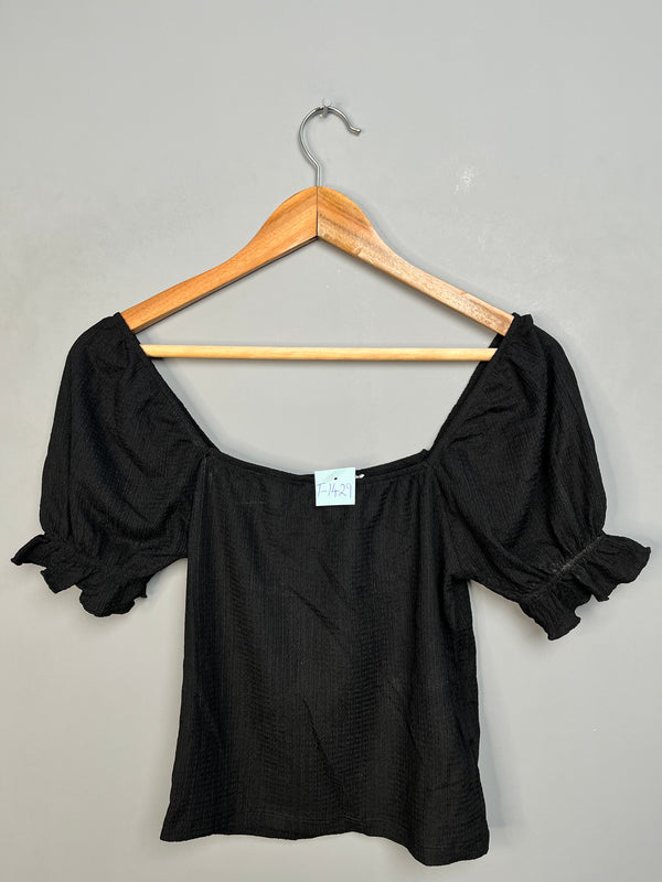 BLACK PUFF SLEEVE CROP TOP