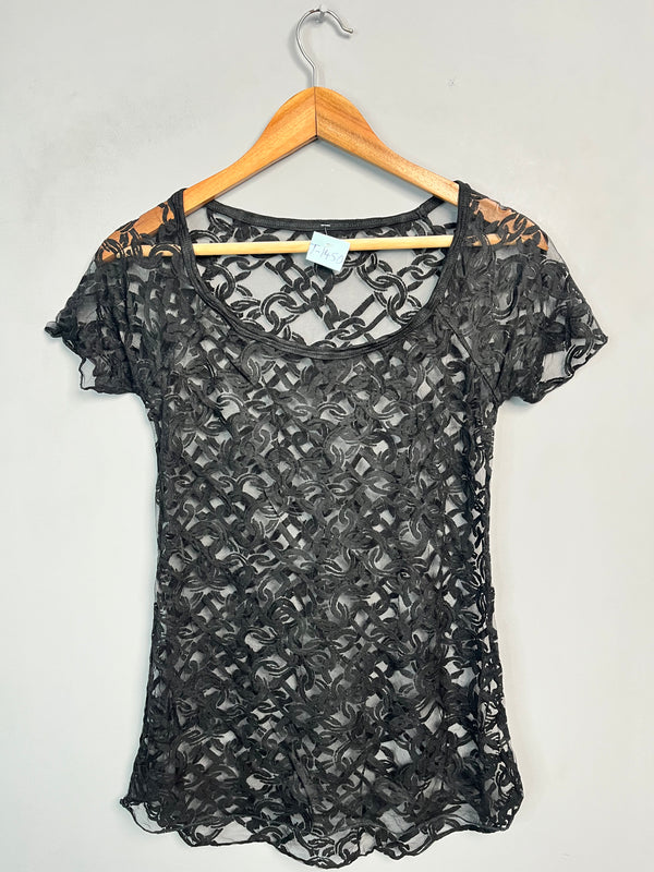 BLACK LIGHTWEIGHT SHORT SLEEEVE TOP