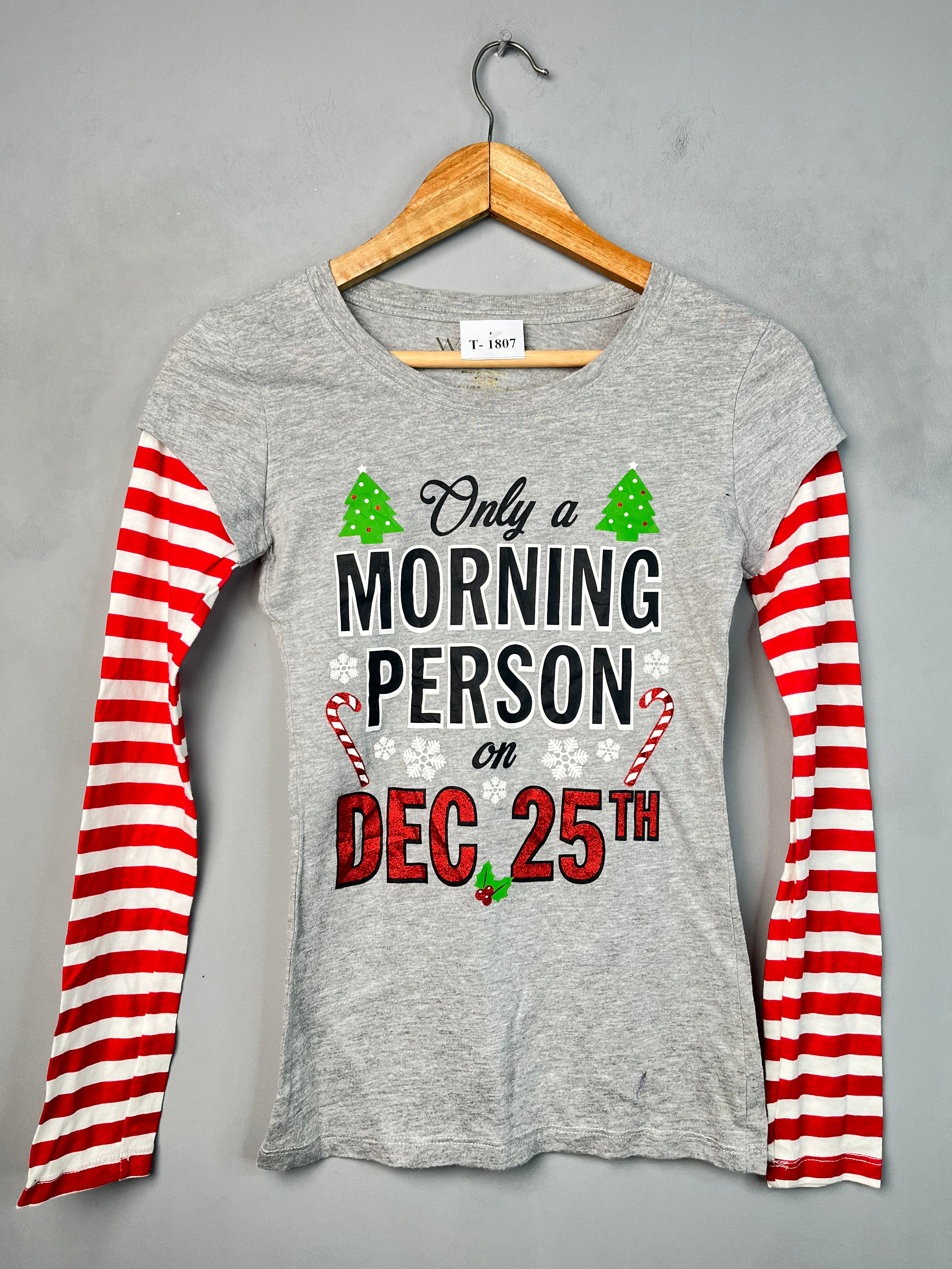 CHRISTMAS GRAPHIC TEE - Thrifty Threads
