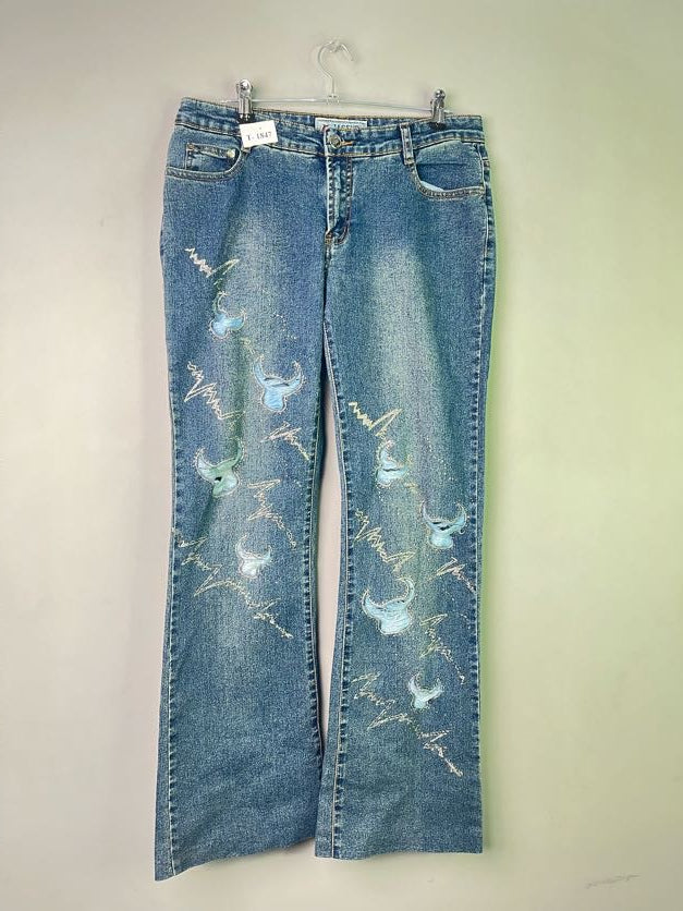BLUE RIPPED DENIM JEANS - Thrifty Threads