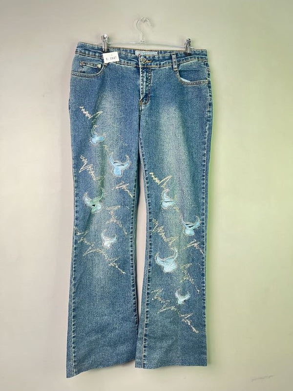 BLUE RIPPED DENIM JEANS - Thrifty Threads