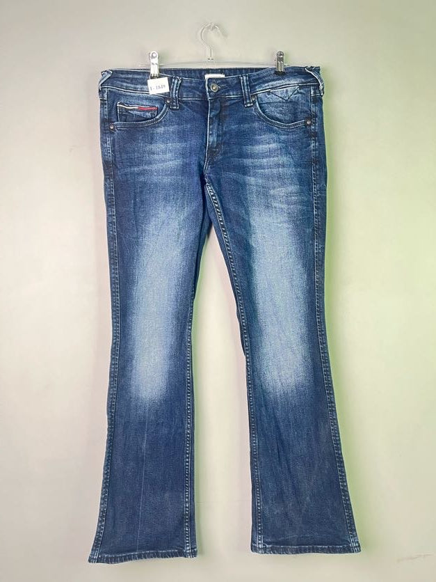 BLUE FLARE JEANS - Thrifty Threads