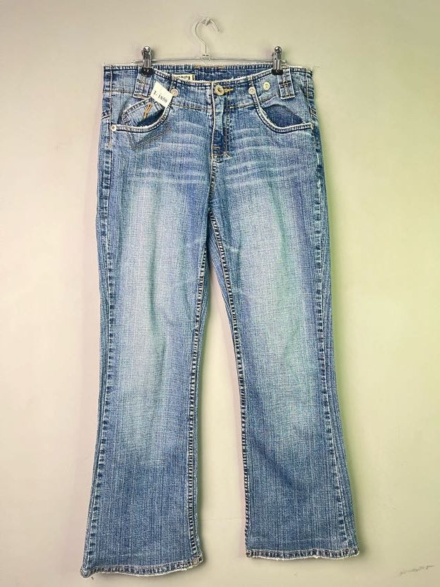 LIGHT BLUE DENIM JEANS - Thrifty Threads