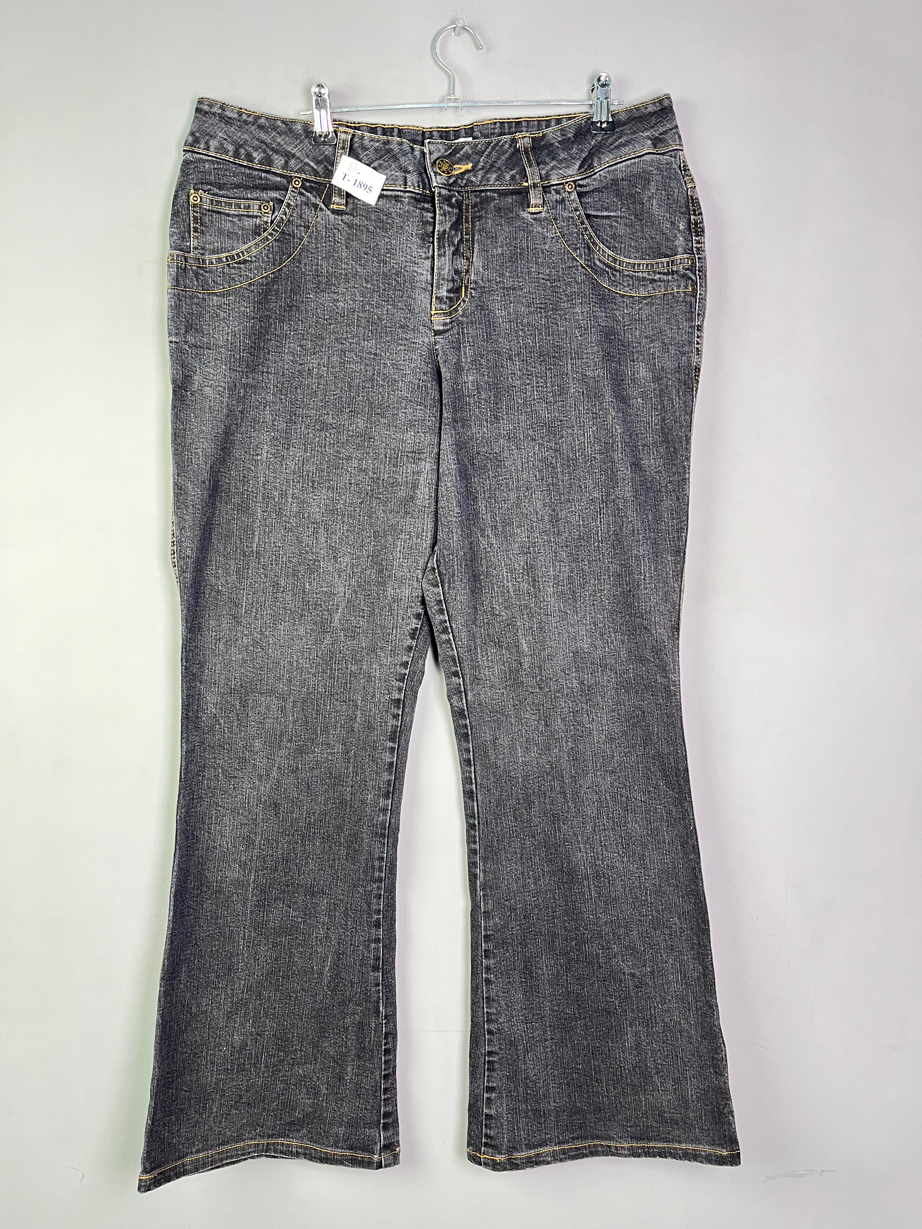 BLACK WIDE LEG JEANS - Thrifty Threads