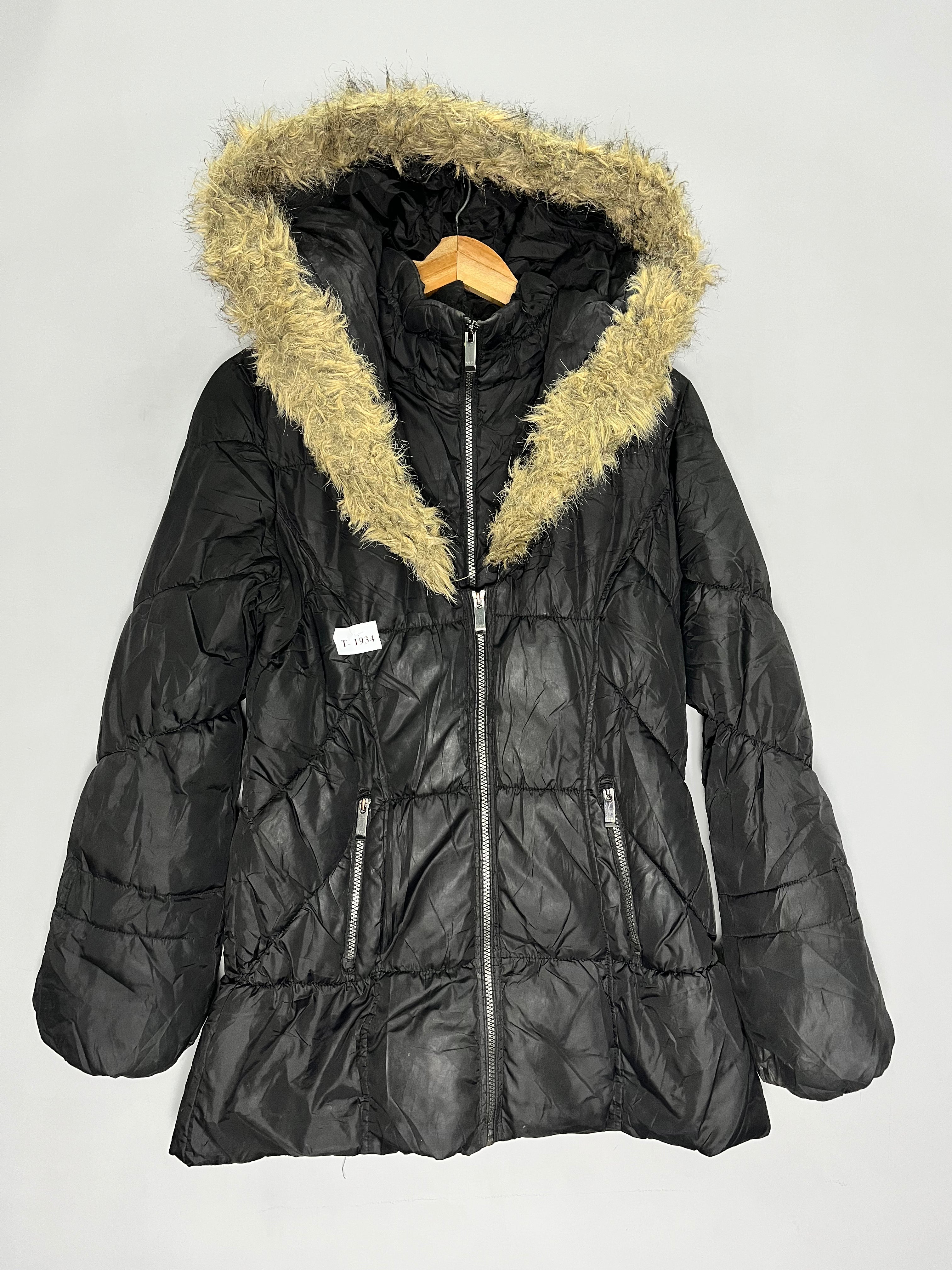 BLACK FUR HOODED PUFFER JACKET - Thrifty Threads