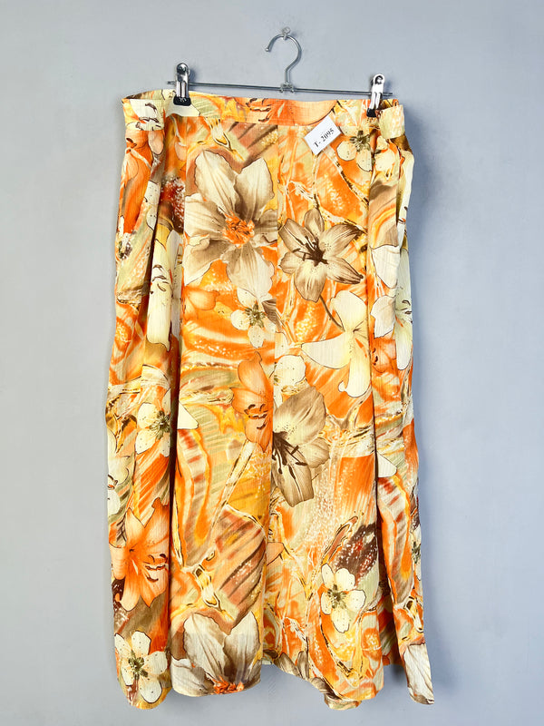 COLORFUL FLORAL PRINTED SKIRT - Thrifty Threads