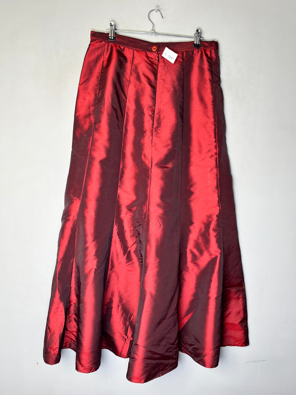 RED FLOWY SKIRT - Thrifty Threads