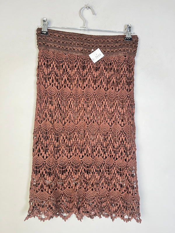 LACE PATTERN PENCIL SKIRT - Thrifty Threads