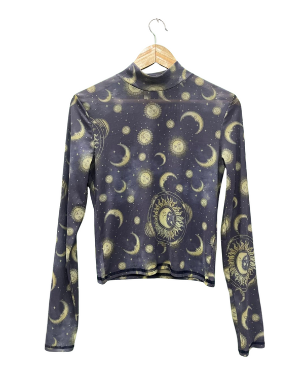 FOREVER 21 MOON SUN PRINT TURTLE-NECK TOP