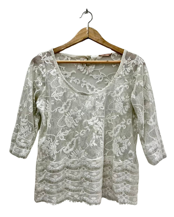 Vintage-Inspired Floral Lace Top