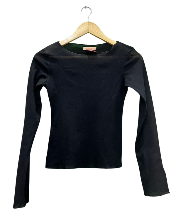 Classic Fitted Black Long-Sleeve Top