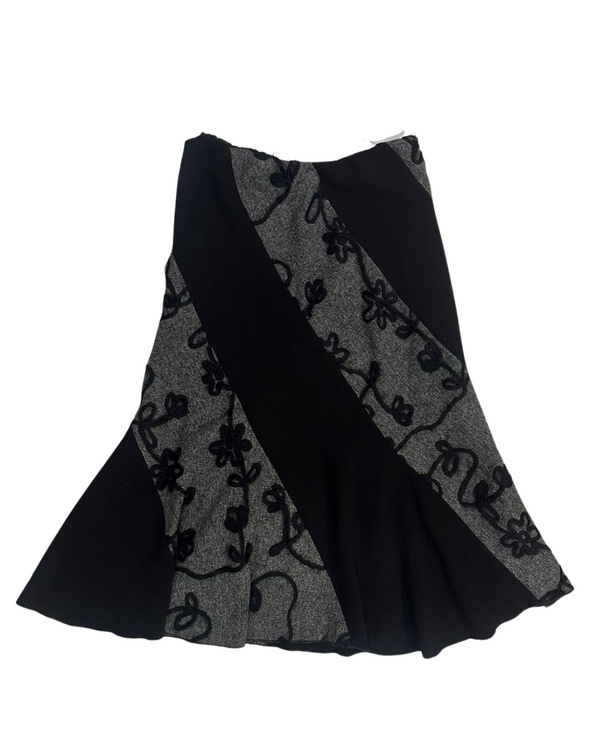 FLORAL TAPE SWITCHING SKIRT