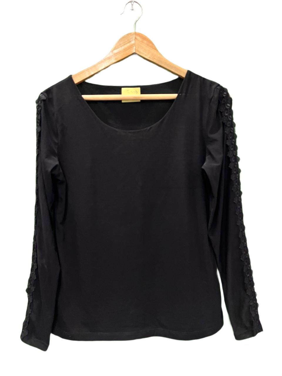 Black Long-Sleeved Top With Lace