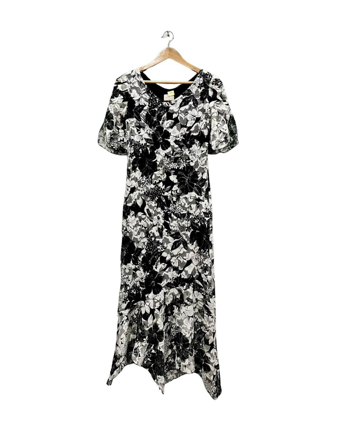 BLACK & WHITE MAXI DRESS