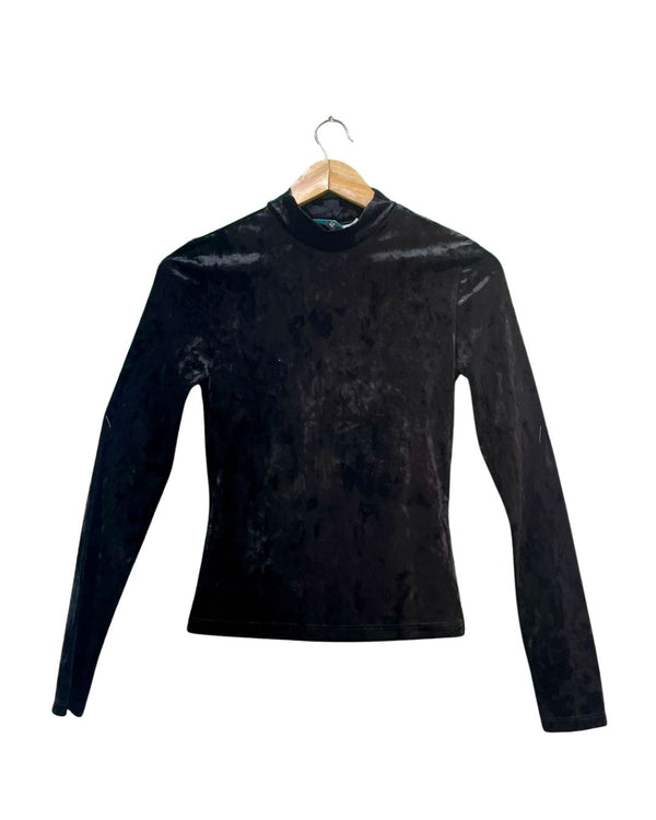 THE VELVELT BLACK TOP